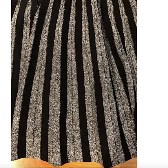 Milly Scoop-Neck Elbow-Sleeve Fit-and-Flare Metallic Pleated Dress - Picture 5 of 12